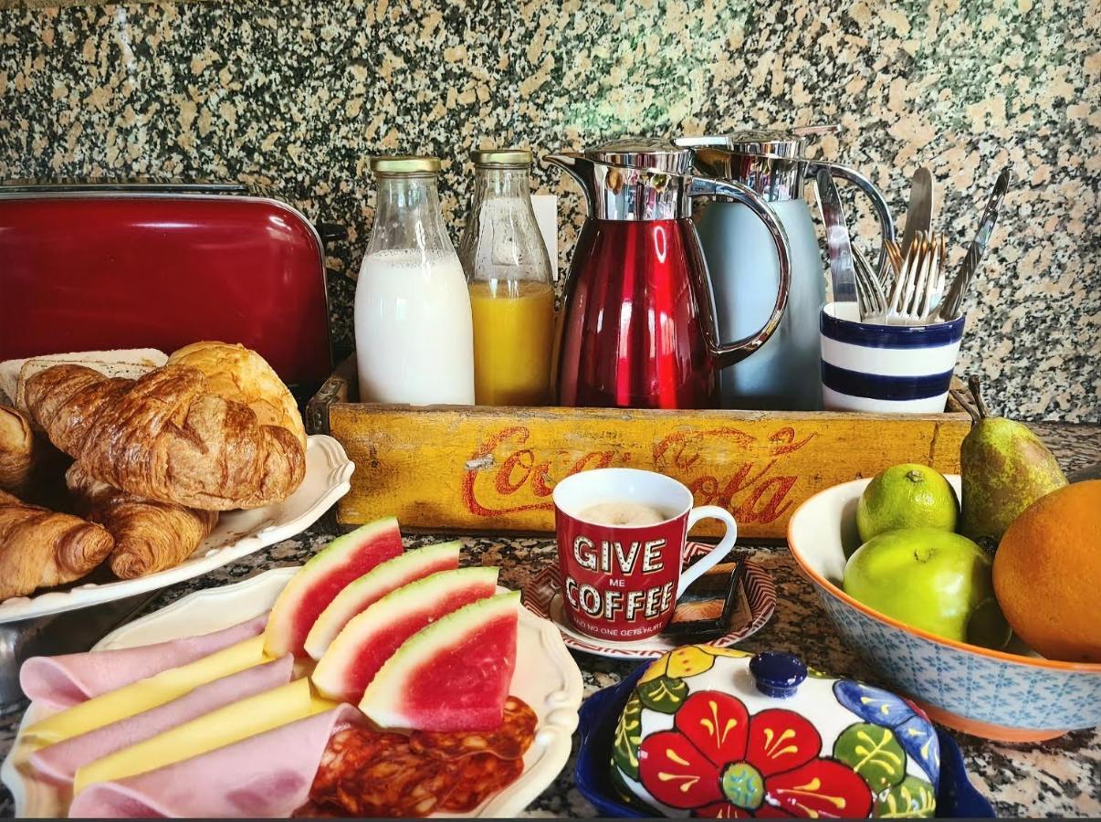 Harveys Homestay - Adults Only Mieres  Екстериор снимка
