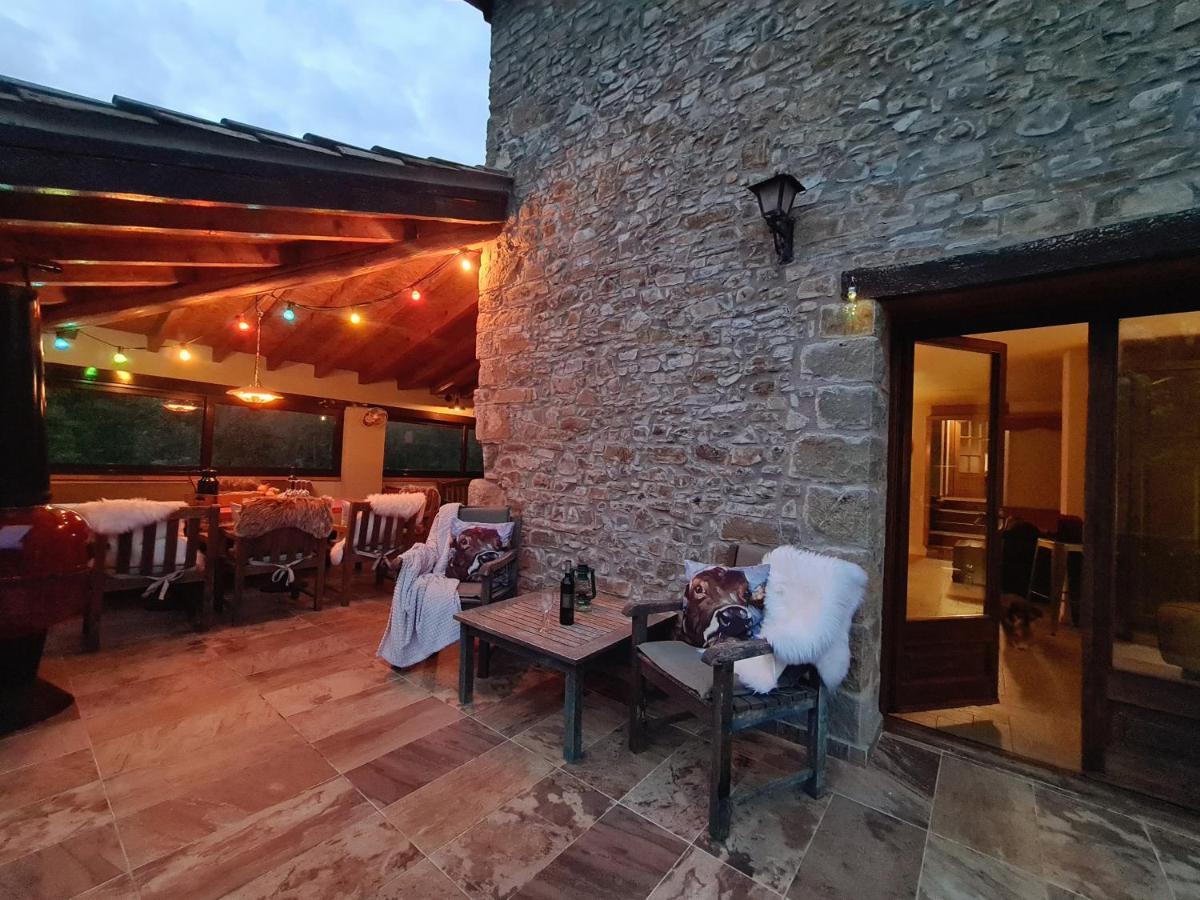 Harveys Homestay - Adults Only Mieres  Екстериор снимка